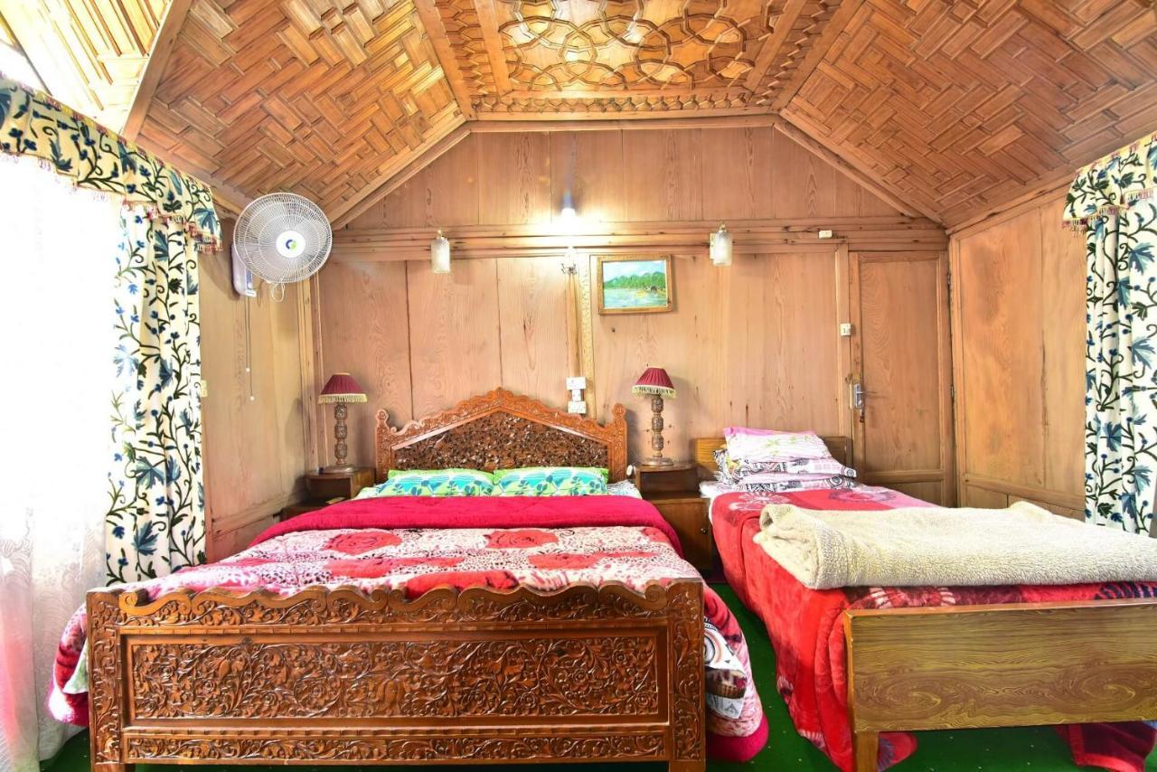 Houseboat Zaindari Palace Srinagar  Exterior photo