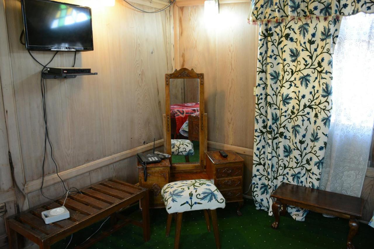 Houseboat Zaindari Palace Srinagar  Exterior photo