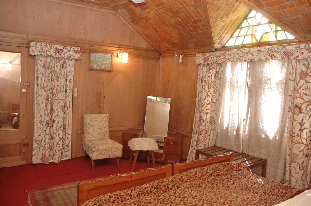 Houseboat Zaindari Palace Srinagar  Exterior photo