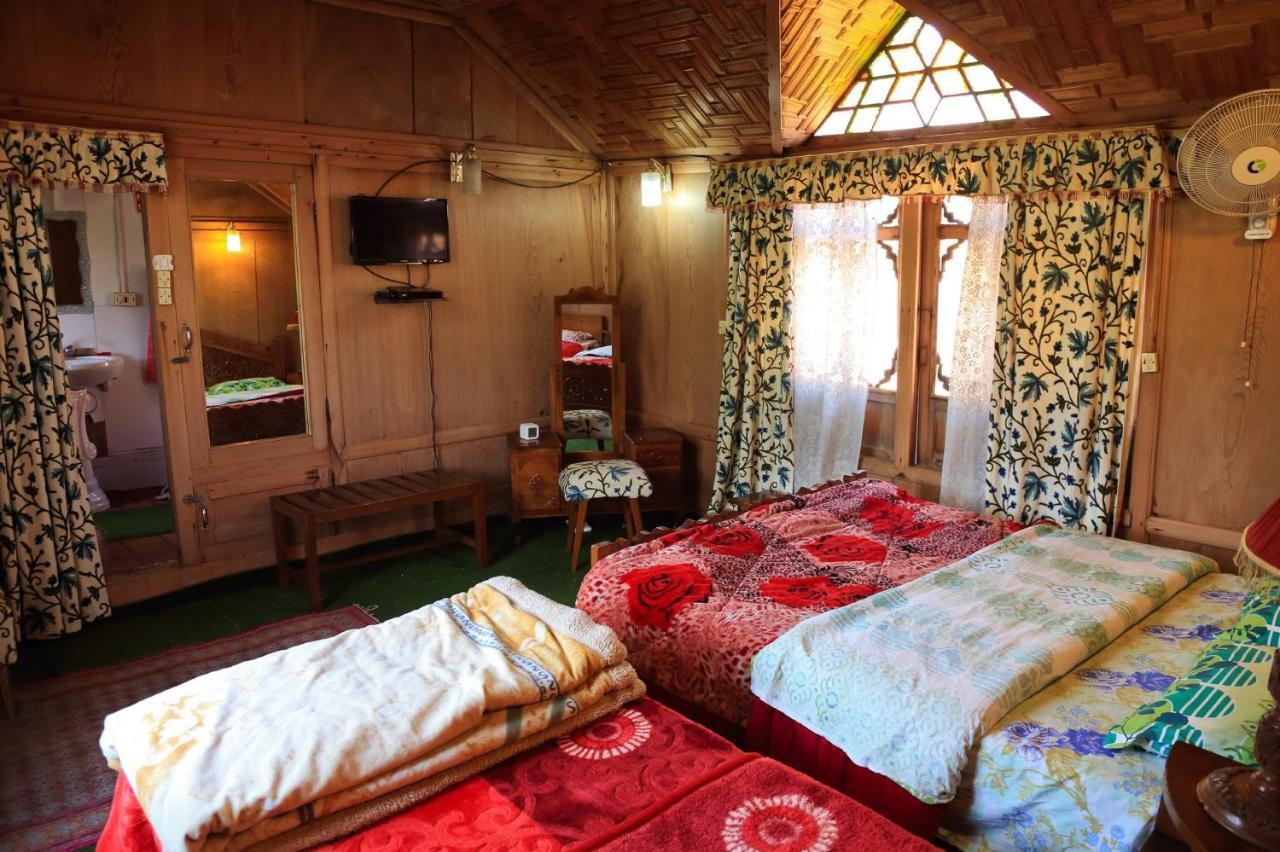 Houseboat Zaindari Palace Srinagar  Exterior photo